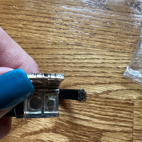 National Geographic black crocodile skin and silver bracelet. - Picture 3 of 7